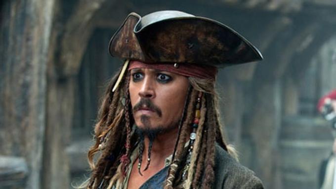 Johnny Depp Pirates Des Caraibes 5 Johnny Depp se blesse sur le tournage de Pirates des Caraïbes 5
