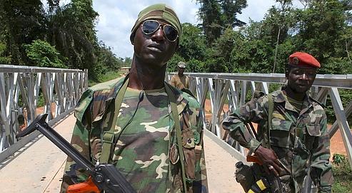 Règlement de l’armée sur officier et enrôlé datant