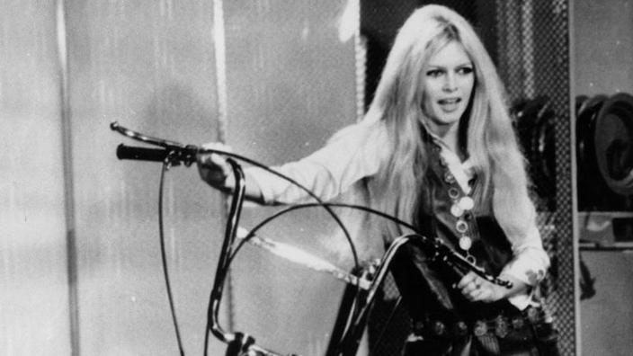 Brigitte Bardot Coquillages Crustaces Et Harley Davidson