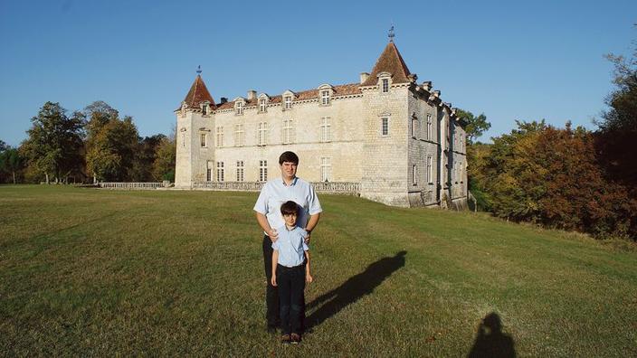 De La Banque Au Chateau Le Parcours De Louis 33 Ans