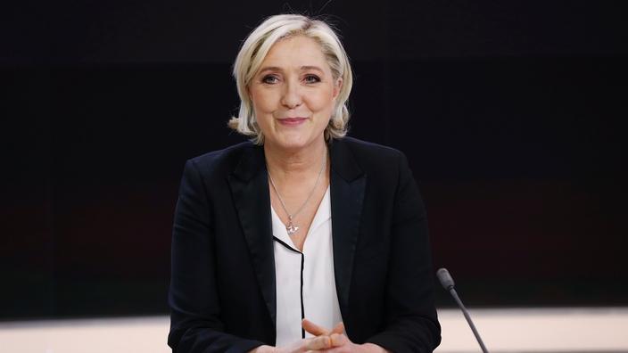 En Direct Presidentielle 2017 Marine Le Pen Annonce Etre En Contact Avec Des Elus Lr