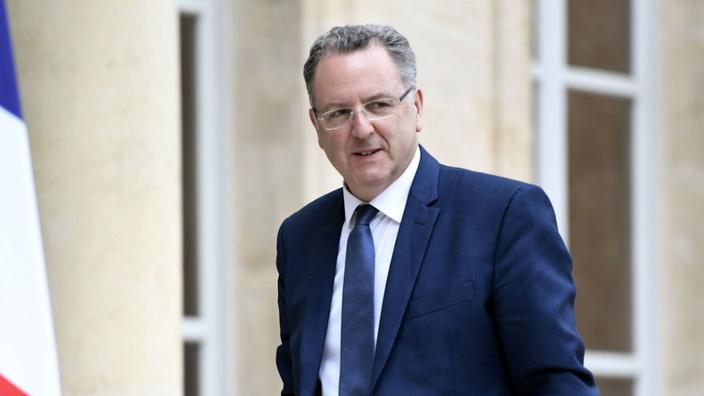 En Direct Le Debut De Mandat De Macron Bouscule Par Les Affaires