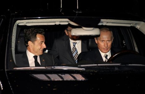 Vladimir Poutine Et Nicolas Sarkozy Brisent La Glace
