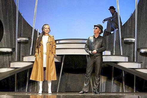 Le Songe D Une Nuit D Ete Shakespeare En Chapeau Melon Et Bottes De Cuir