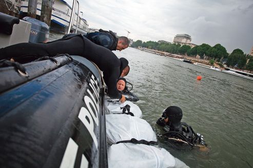 La Seine Ses Cadavres Ses Trésors Et Ses Armes Engloutis La Seine Ses Cadavres Ses Trésors Et Ses Armes Engloutis
