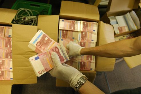 Paris : une saisie record de fausse monnaie découverte après un
