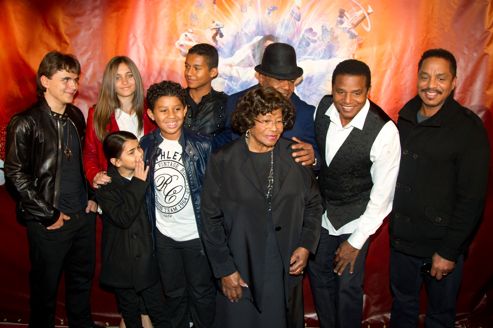 Les Enfants De Michael Jackson Confies A Son Neveu