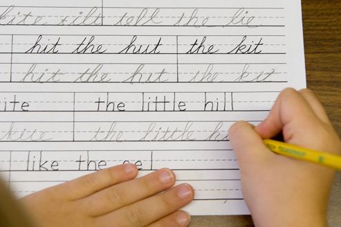 Ecriture cursive des enfants : un savoir faire capital de la main