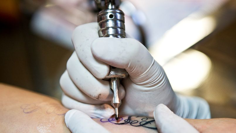 Tatouages : la prise en charge en cas de problème médical
