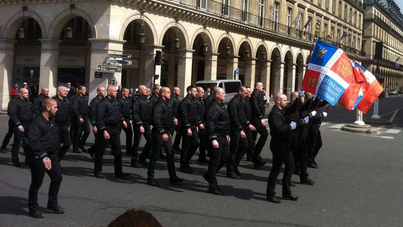 Les JNR, un groupe d&#39;extrême droite musclé