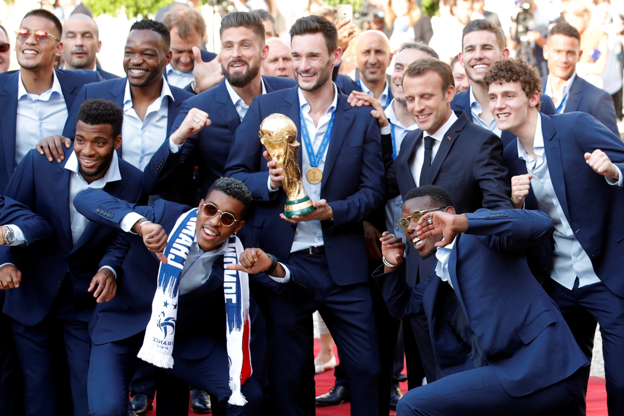 Mondial 2018 : les Bleus sur le toit du bus et du monde