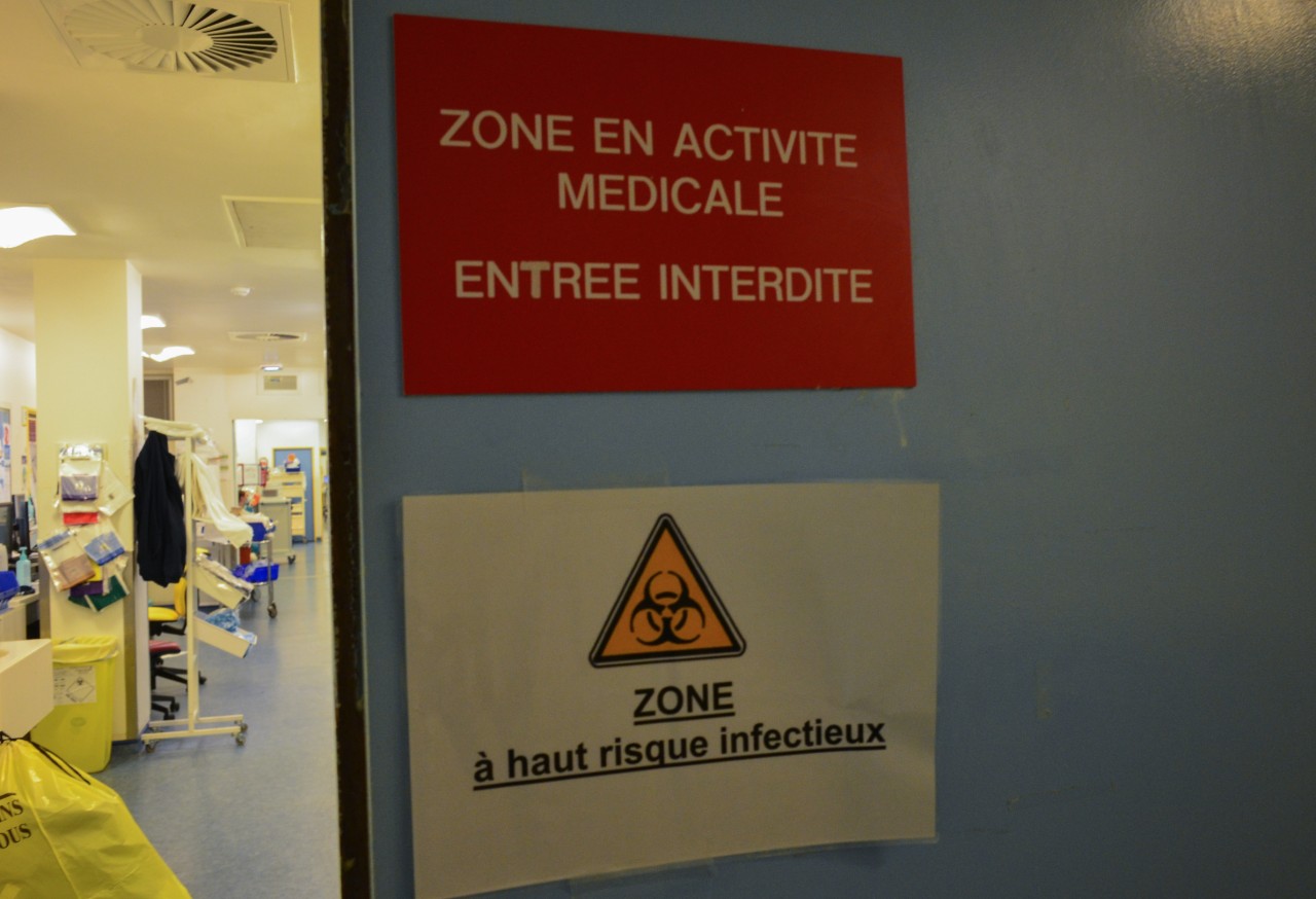 EN DIRECT - Coronavirus : 186 nouveaux décès en France, 8675 personnes sont  hospitalisées