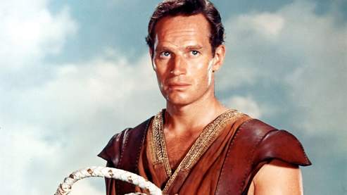 Son rôle mythique est celui du conducteur de chars dans «Ben-Hur» (1959) de William Wyler.