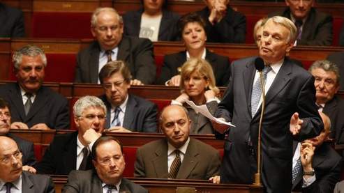 Mis à part Jack Lang, les députés et sénateurs socialistes semblent fermement décidés à voter contre la réforme des institutions. (Sébastien Soriano / Le Figaro)