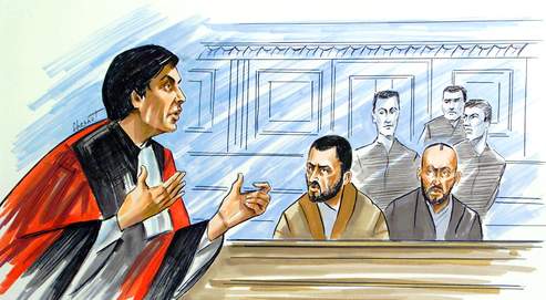 « C'est à cause de notre croyance. On ne se lève que devant Dieu », avaient déclaré, en 2002, les deux auteurs présumés des attentats de 1995 à Paris (à droite), pour expliquer leur refus de se lever devant les magistrats de la cour d'assises.