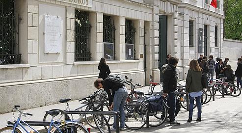 Au lycée Victor Duruy, à Paris. La classe de seconde nouvelle version devrait voir le jour en septembre 2009. Suivront les premières et terminales pour un baccalauréat revu et corrigé en juin 2012.