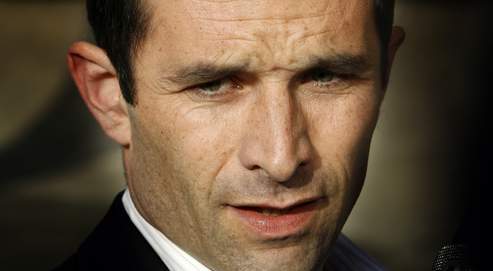 «La politique de Nicolas Sarkozy ajoute de la crise à la crise», estime Benoît Hamon.