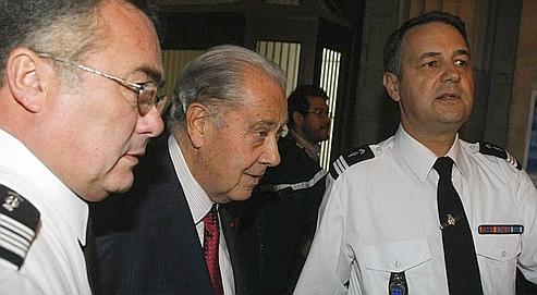 Charles Pasqua à son arrivée au Tribunal. (Sebastien SORIANO /Le Figaro)
