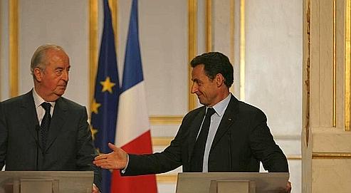 Après le comité chargé de préparer la révision des Institutions, Nicolas Sarkozy a demandé à Édouard Balladur (ici en juillet 2007) de prendre la présidence d'une commission sur la simplification de la gestion administrative des territoires.