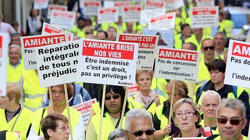 Des milliers de victimes de l'amiante ont défilé «pour la justice et contre l'oubli».