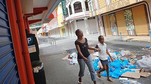 Paradoxalement, une nette majorité des Français de métropole (68%) considèrent la Guadeloupe comme un atout pour la France. (AFP/ANDRE)