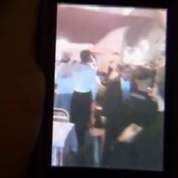 Un client de la «Fontaine de Mars» a réussi à prendre à la dérobée une photo du président américain. Capture LCI.