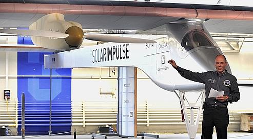 «Solarimpulse», le prototype imaginé par Bertrand Piccard, volera à 70 km/h, à 8 500 mètres d'altitude.