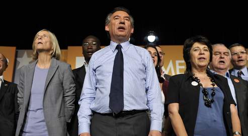 Marielle de Sarnez, François Bayrou et Corinne Lepage, le 3 juin à la Mutualité de Paris, lors du dernier grand meeting du MoDem pour les européennes en Ile-de-France.