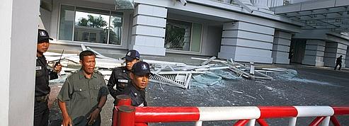 Attentats à la bombe <br/>contre deux hôtels à Jakarta<br/>