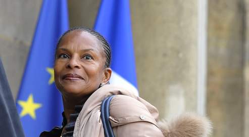 Christiane Taubira sur le perron de l'Élysée, le 19 février 2009.
