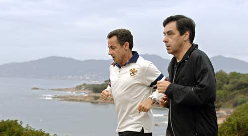 Depuis leur footing à Porticcio en octobre 2007 jusqu'à la baignade de lundi au cap Nègre, Nicolas Sarkozy et François Fillon n'avaient pasaffiché leur proximité.