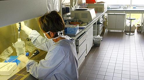 Selon l'Afssaps, ce syndrome peut à la fois être provoqué par la grippe et par le vaccin contre la grippe.