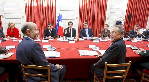 Nicolas Sarkozy avait reçu Alain Juppé et Michel Rocard pour la remise du rapport sur l'emprunt national, le 19 novembre dernier, à l'Élysée.