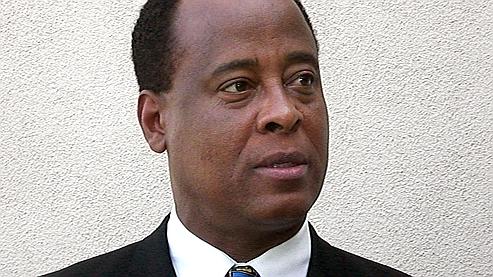 Le Dr Conrad Murray, un cardiologue de Houston, se trouvait avec le «roi de la pop» quand ce dernier est décédé le 25 juin à l'âge de 50 ans.