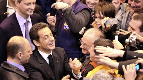 Le chef de l'Etat a passé deux heures dans les allées du Salon de l'agriculture de Paris, à la rencontre d'une filière agricole en grande difficulté.