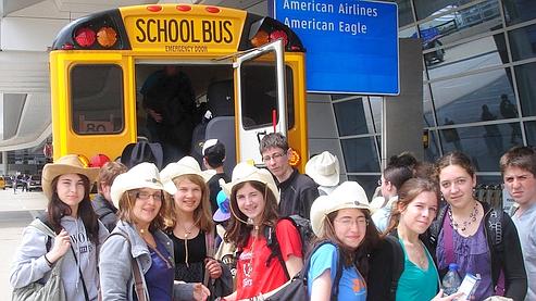 Les collégiens d'Alençon arrivent à l'aéroport de Dallas le 15 avril pour rentrer en France. A l'heure actuelle, ils sont encore aux Etats-Unis.