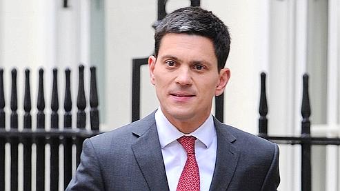 David Miliband, actuel ministre des Affaires étrangères, est le grand favori pour prendre la tête du Labour.
