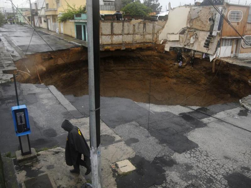 Agatha était la première tempête tropicale de la saison. Selon les météorologues de l'Agence américaine océanique et atmosphérique (NOAA), la saison des cyclones (1er juin - 30 novembre) pourrait être une des pires jamais enregistrées dans l'Atlantique.