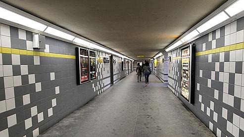 Dans un couloir de la gare RER de Noisy-le-Sec.