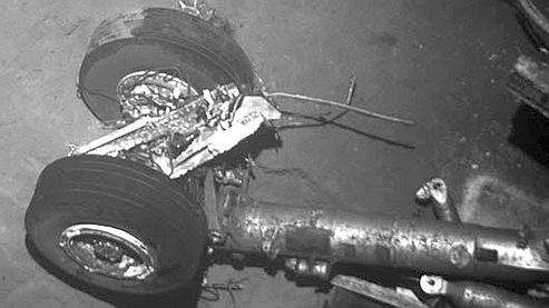 Sur cette photo diffusée lundi par le BEA, le train d'atterrissage de l'Airbus A330-203 qui s'est abîmé en mer en 2009.