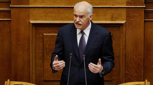 Le premier minstre Georges Papandréou présente dimanche 19 juin son gouvernement remanié devant le parlement.