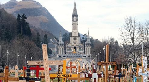 Le maire de Lourdes qui redoute un impact économique pour la fréquentation des sanctuaires.
