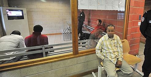 Claude Guéant s'est fixé comme objectif au moins 30.000 reconduites à la frontière pour 2011.