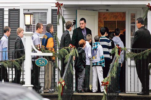 Les camarades de Jack Pinto, tué dans la fusillade de Newtown, viennent lui rendre un dernier hommage.