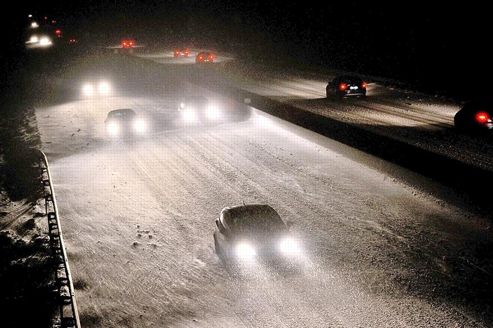 La prudence était de mise ce lundi soir sur l'A25, à Godewaersvelde, dans le Nord.