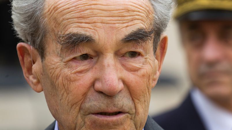 Ici, Robert Badinter, garde des Sceaux de Pierre Mauroy.