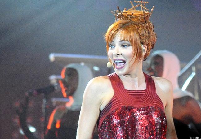 Mylène Farmer célèbre son anniversaire en grande pompe au Stade de France