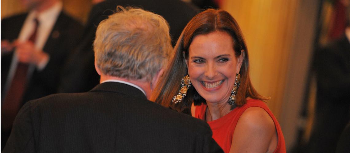 Carole Bouquet, resplendissante, a surmonté ses problèmes de santé
