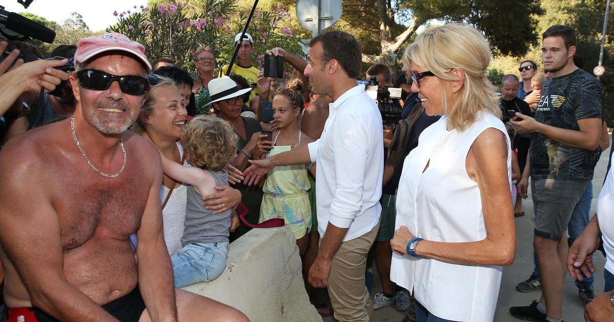 PHOTOS – Brigitte et Emmanuel Macron en vacances à Brégançon en 2018