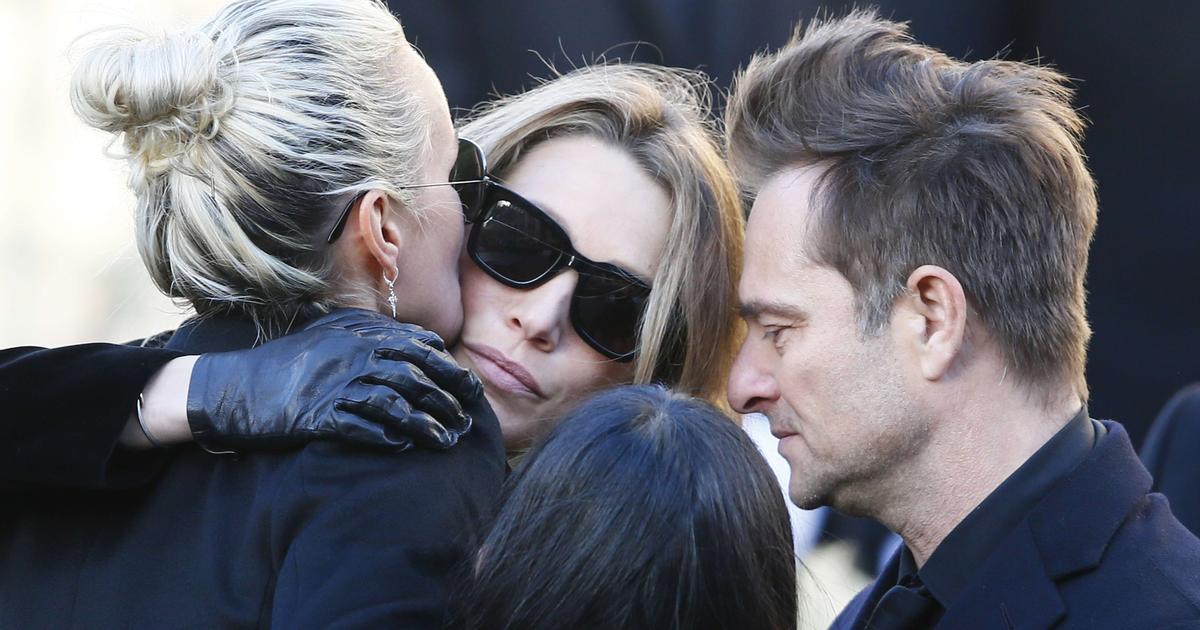 Johnny Hallyday avait un téléphone secret pour parler discrètement à son  fils David